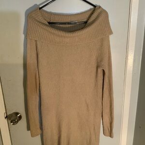 Halogen Beige Off-Shoulder Sweater